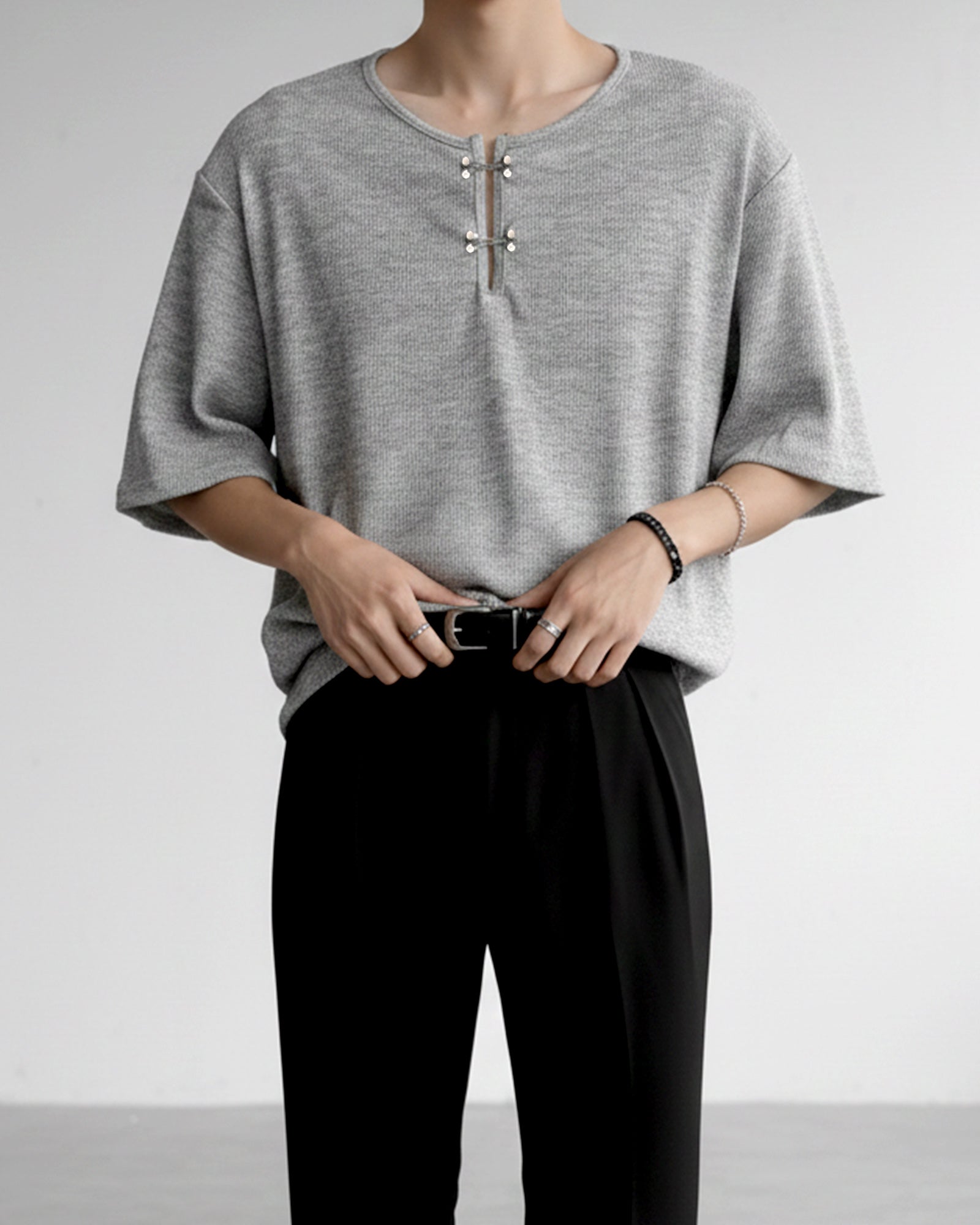 フロントホックスリットネックトップス Ot20135