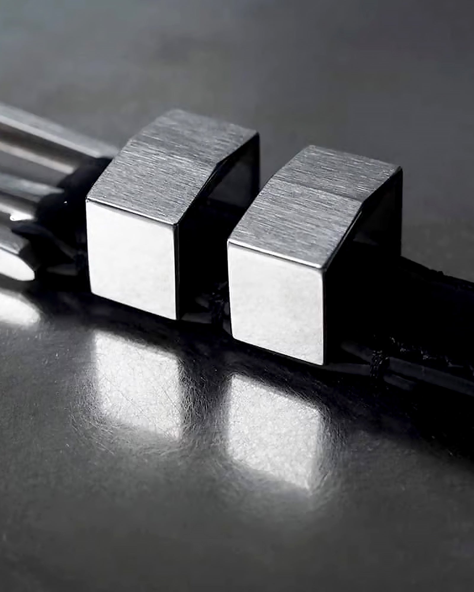 ミニマルスクエアバックルベルト Ot40001