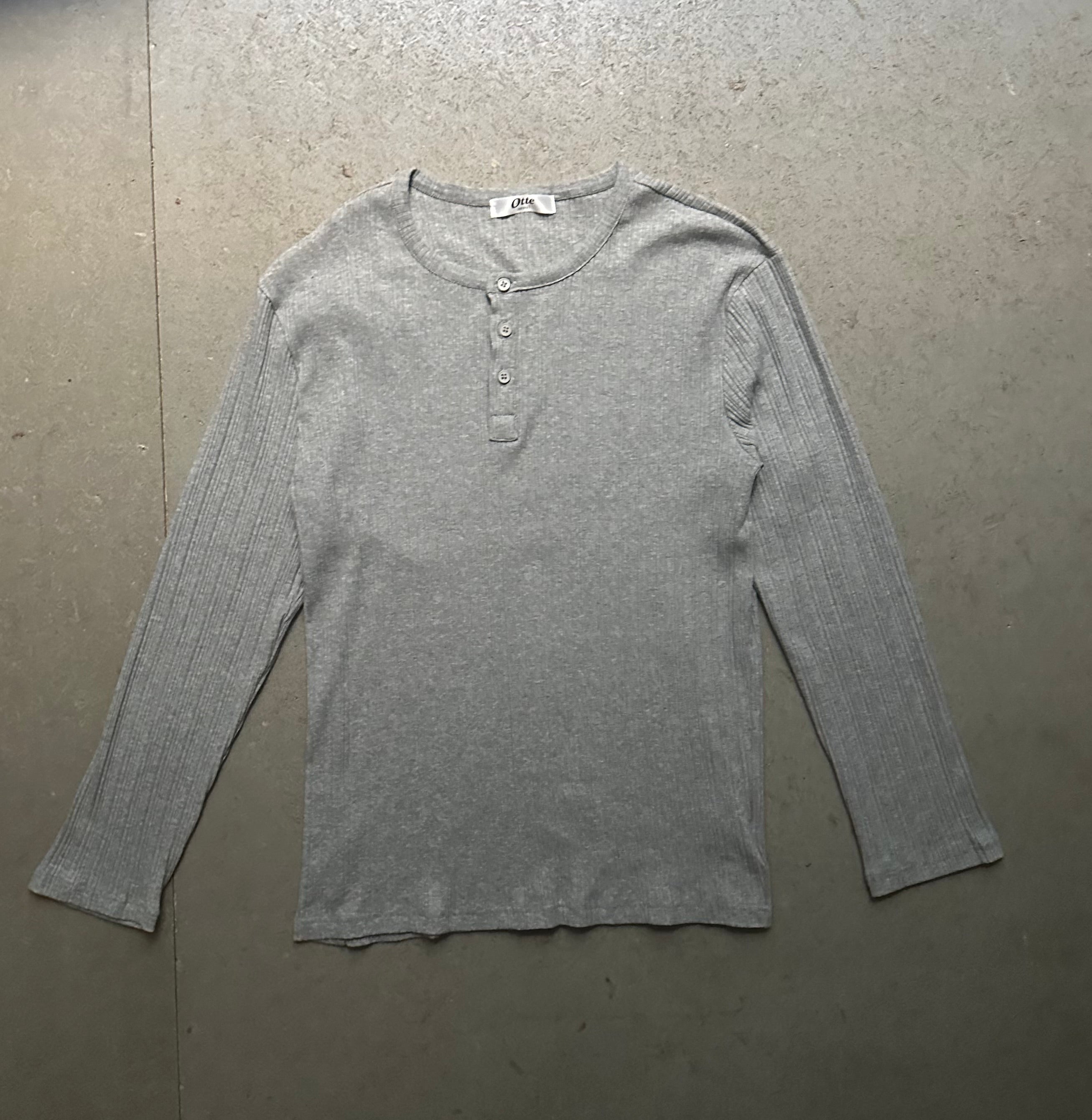 スリムヘンリーネックトップス Ot20085