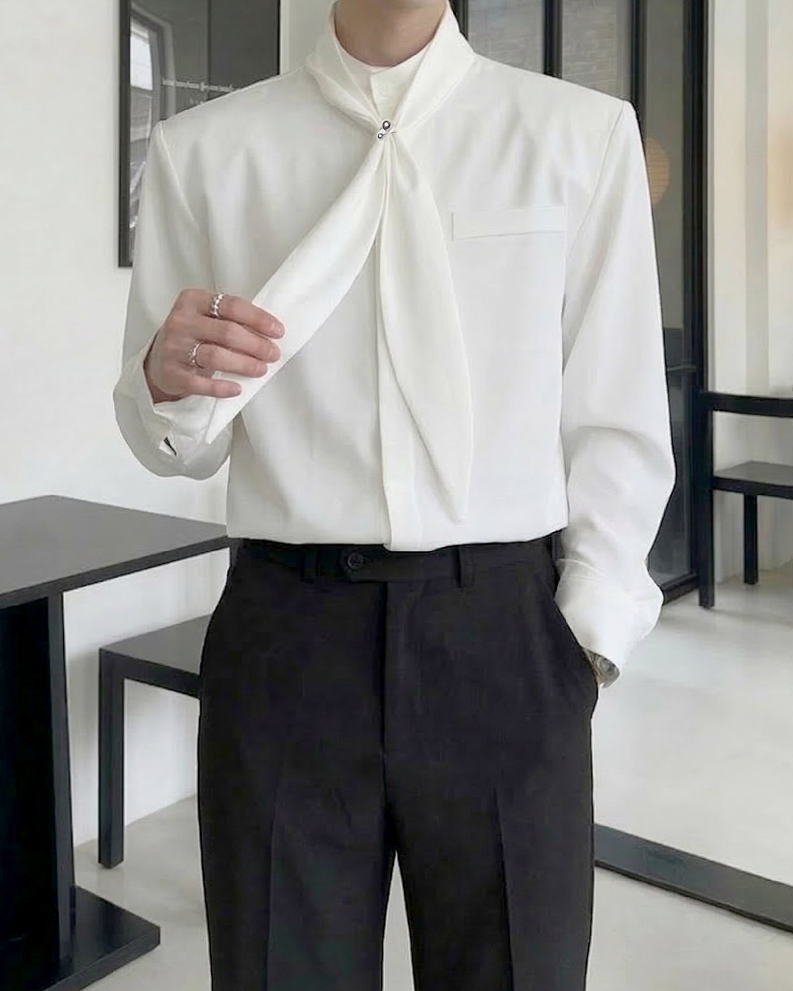 シャルマントファム　スカーフループ　シャツ　ホワイト スカーフループ付きショートシャツ – HERALBONY