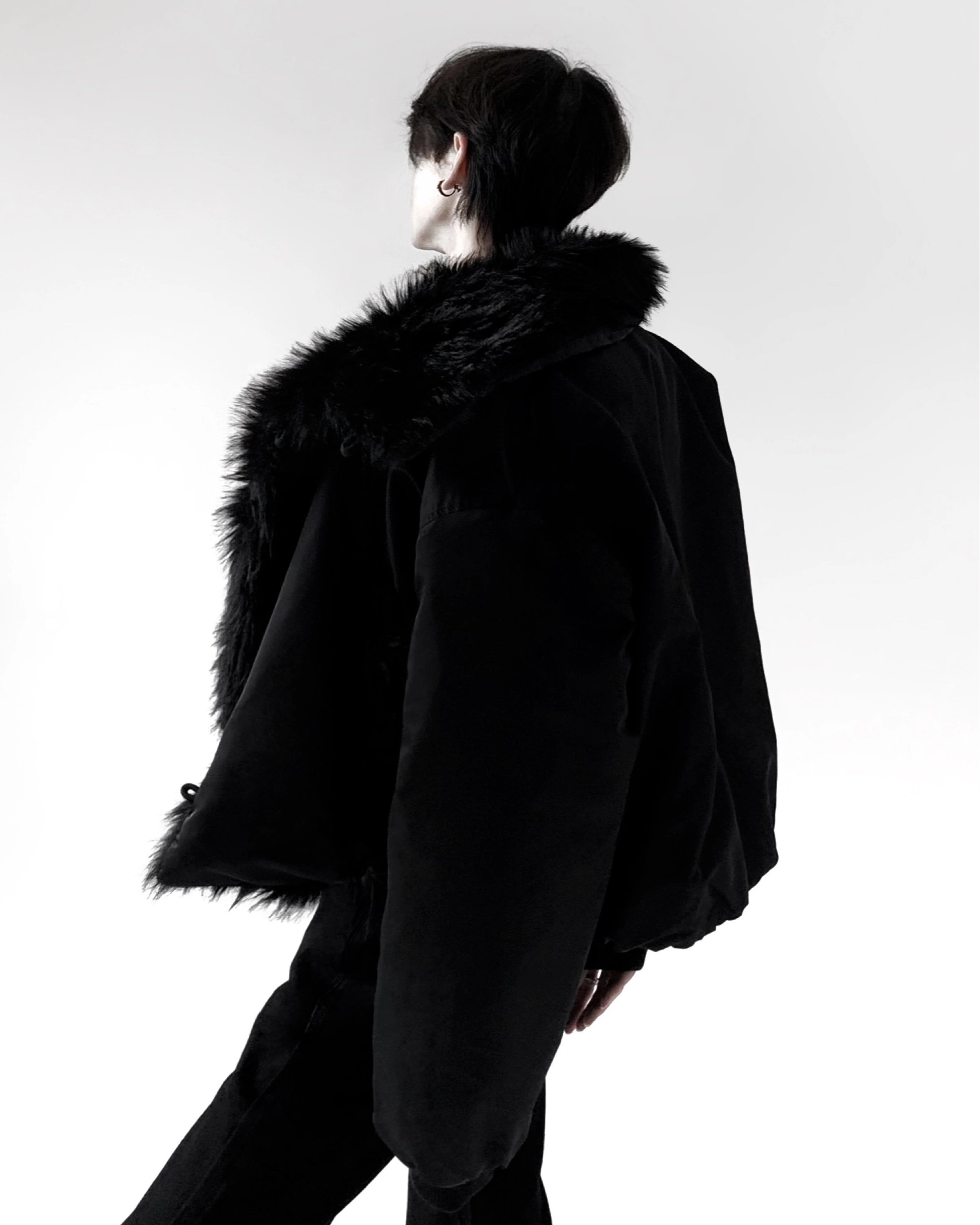 ブラックファーダウンジャケット Ot30040