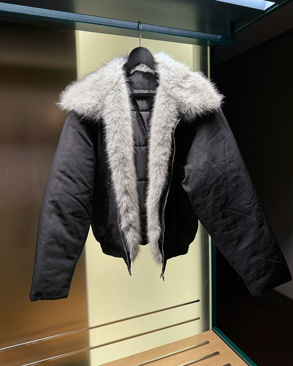 ホワイトファーダウンジャケット Ot30041