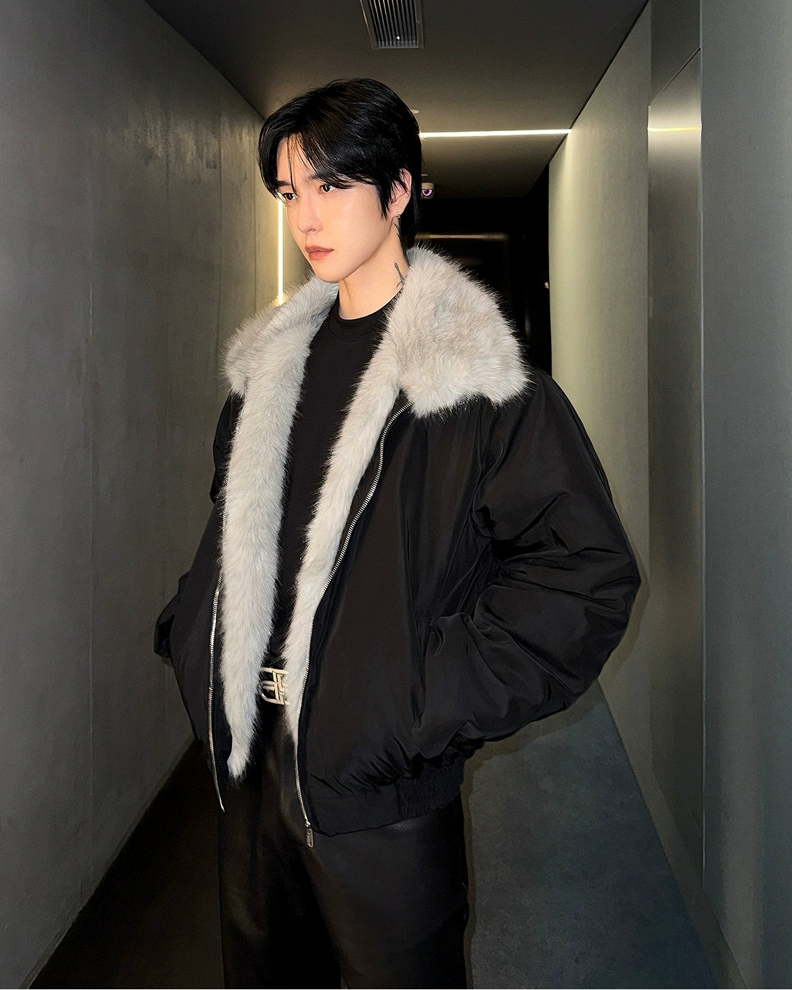 ホワイトファーダウンジャケット Ot30041